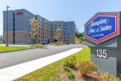 Hampton_Inn_and_Suites_MA